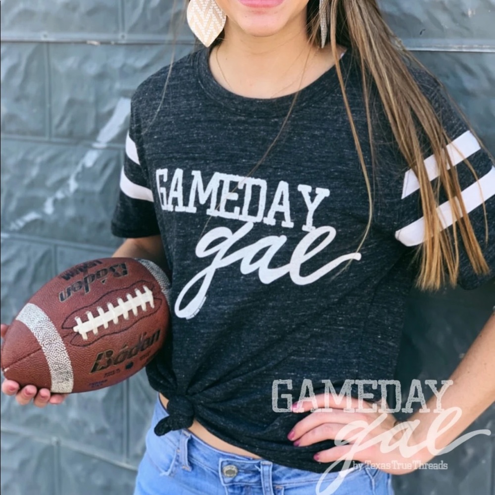 Game day Gal graphic T-shirt